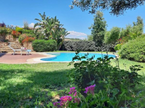 Villa Bougainvillea con piscina e giardino privato a pochi passi dal mare Castiadas